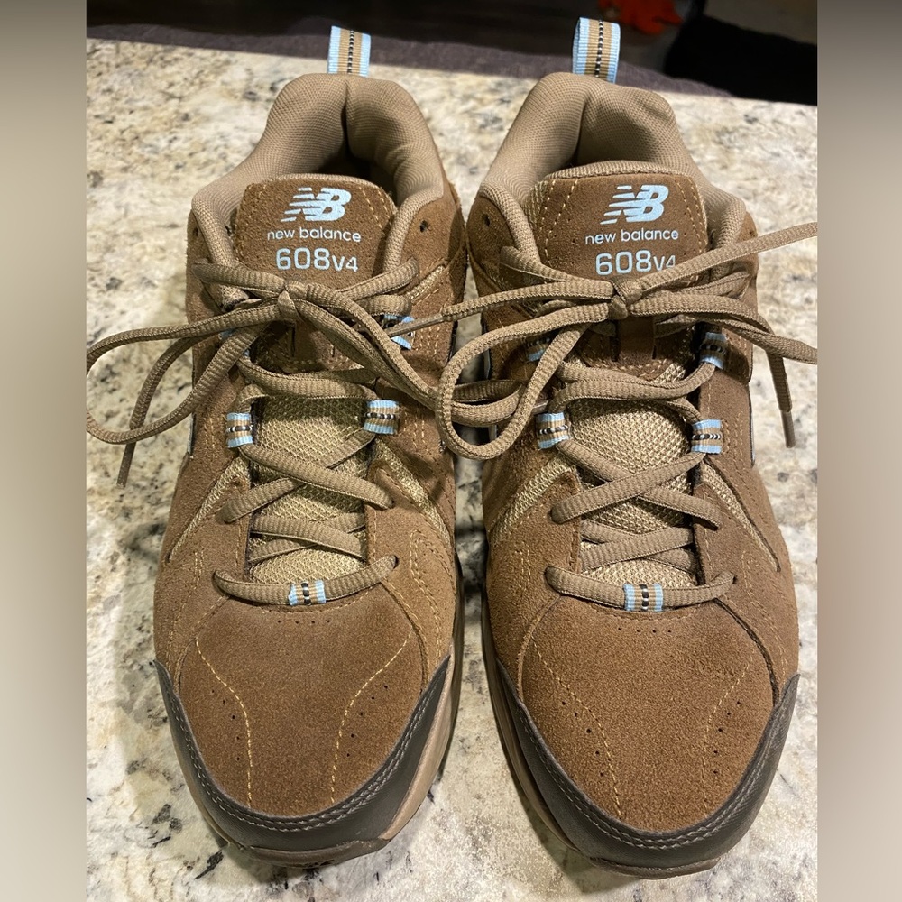 Women’s New Balance shoe